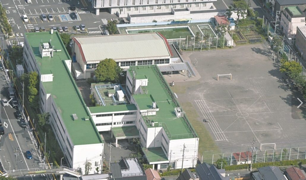 立川市立第三小学校の侵入事件の母親は誰？男たちとの関係や顔画像は？